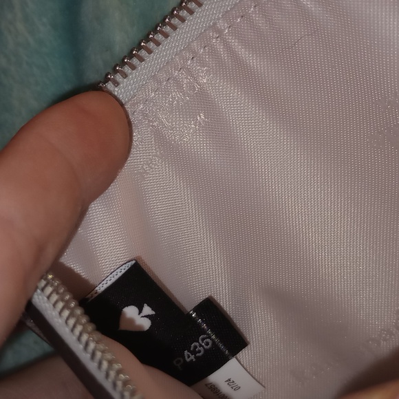 Kate Spade Lucy  small metallic wristlet nwt 31/2 x6 retails for 99$ - Picture 5 of 8